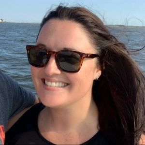 Meet your Posher, Lauren